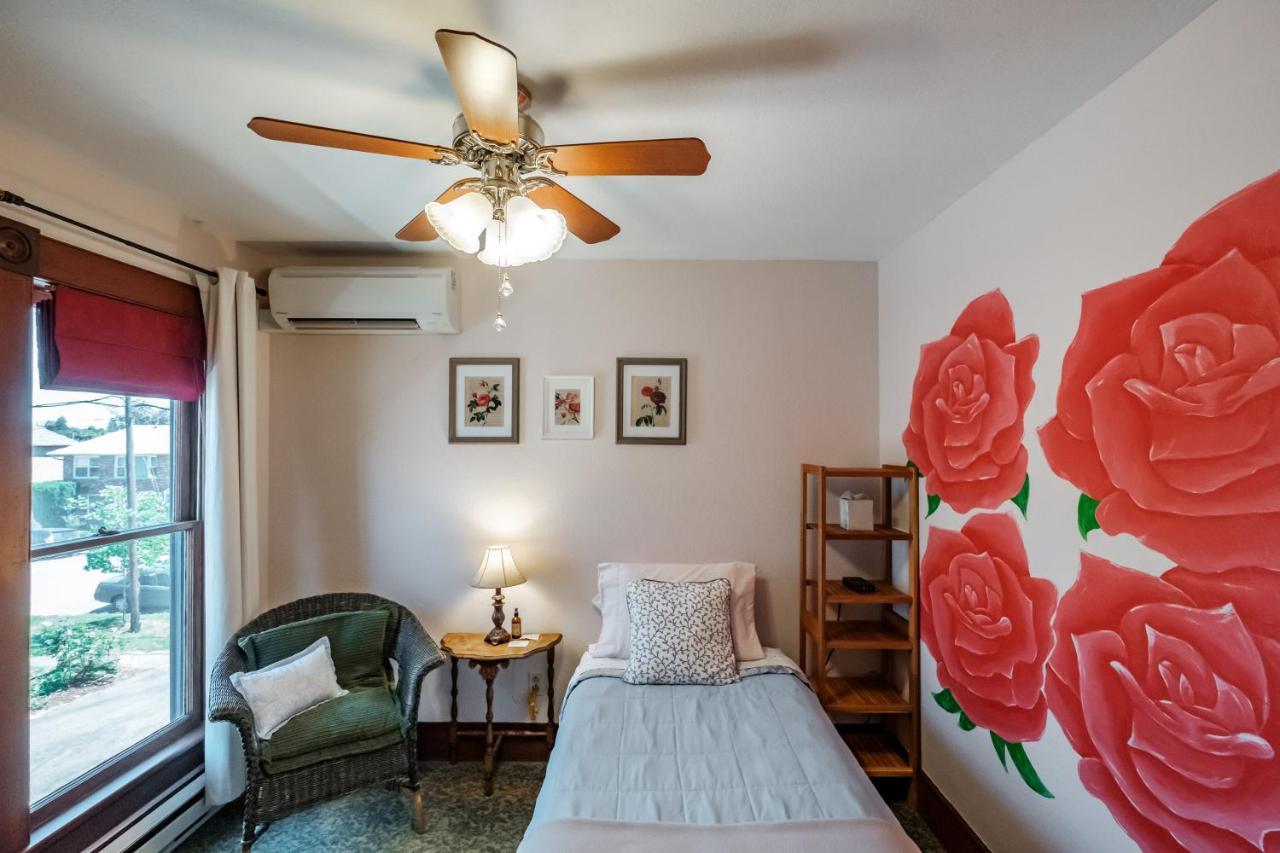 Guest house Mamere's *